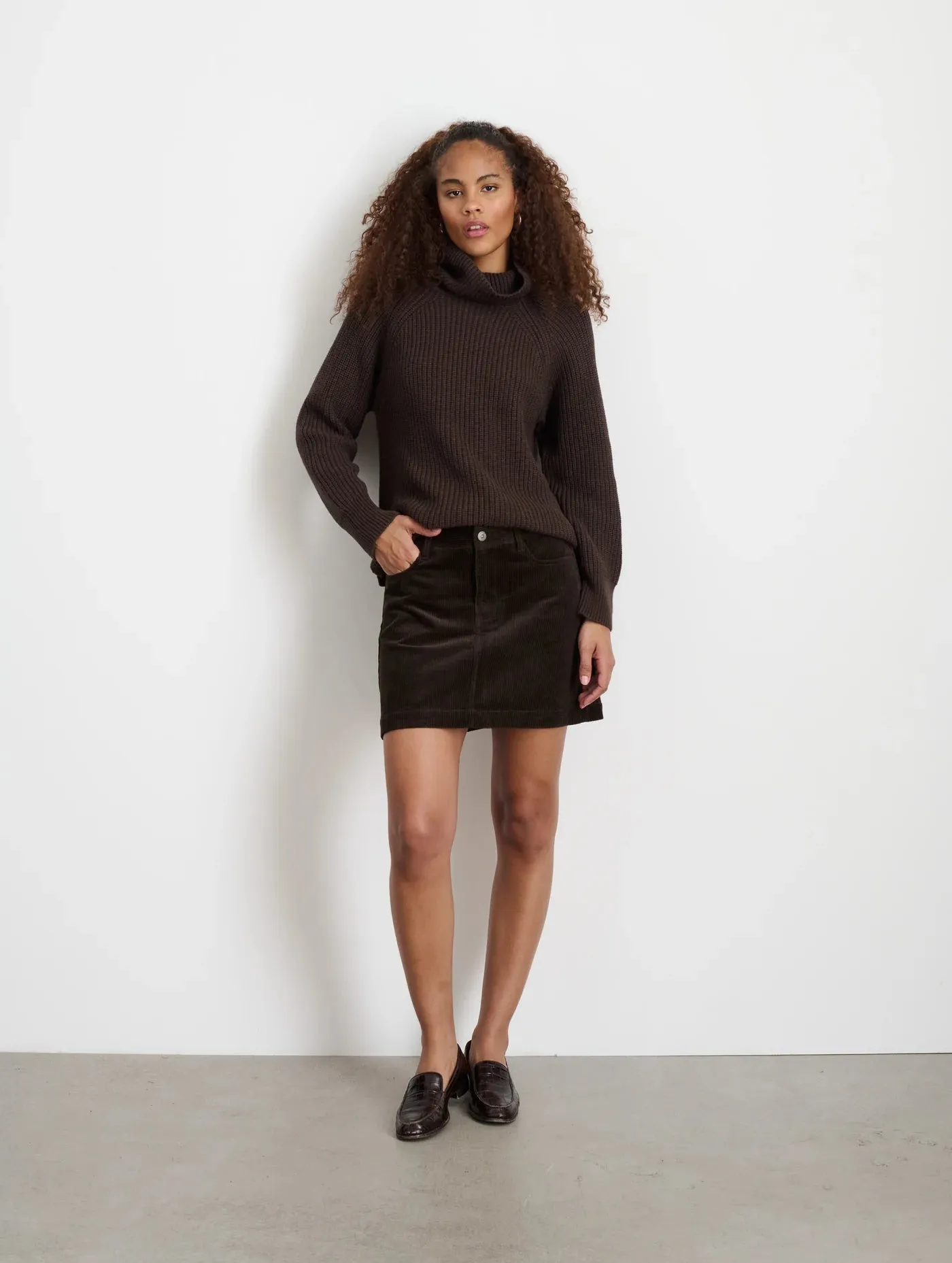 ALEX MILL CHELSEA COTTON-CASHMERE TURTLENECK IN CHOCOLATE