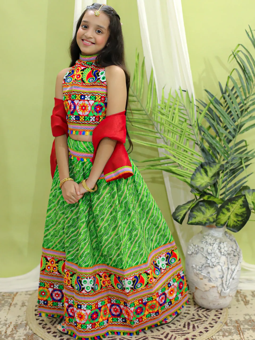 Girl's Silk Green Lehenga Sets - Bownbee