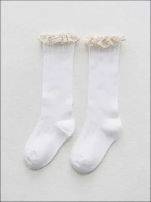 Girls White Cable Knit Lace Trimmed Socks