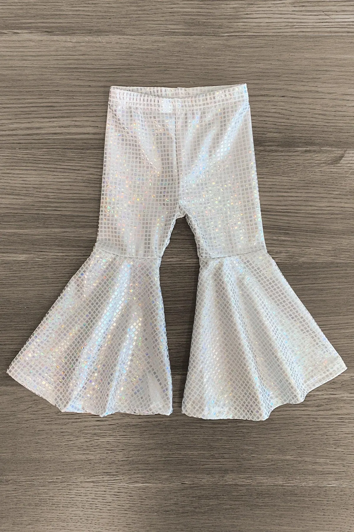 Holographic Bell Bottoms